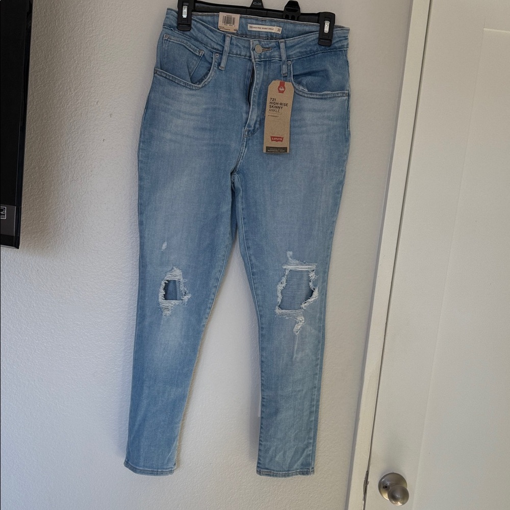 Levi's Women's Sky Blue Ripped Skinny Jeans